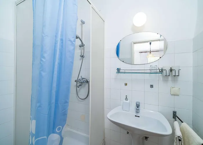 Zarac - One Bedroom With Balcony And Sea View Milanka 아파트 자톤