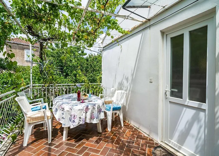 Zarac - One Bedroom With Balcony And Sea View Milanka 아파트
