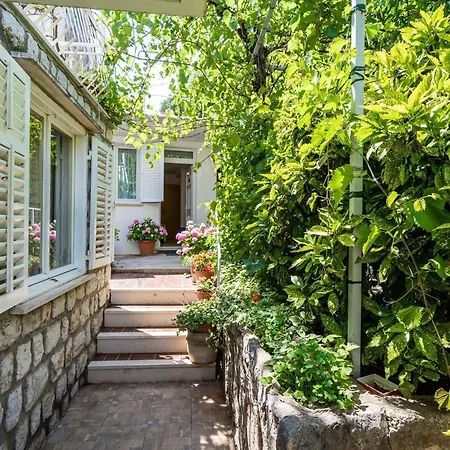 Zarac - One Bedroom With Balcony And Sea View Milanka Apartment