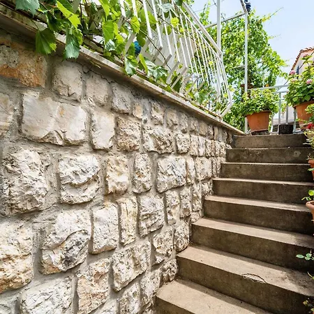 Zarac - One Bedroom With Balcony And Sea View Milanka זאטון