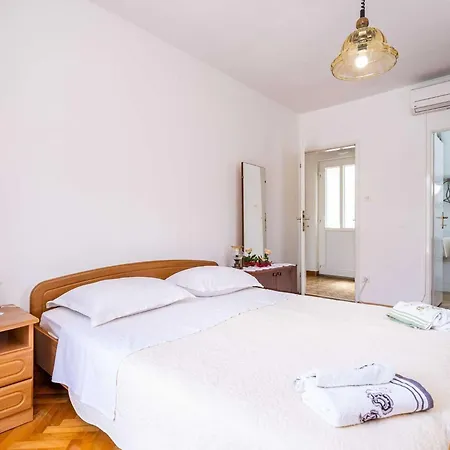 Zarac - One Bedroom With Balcony And Sea View Milanka