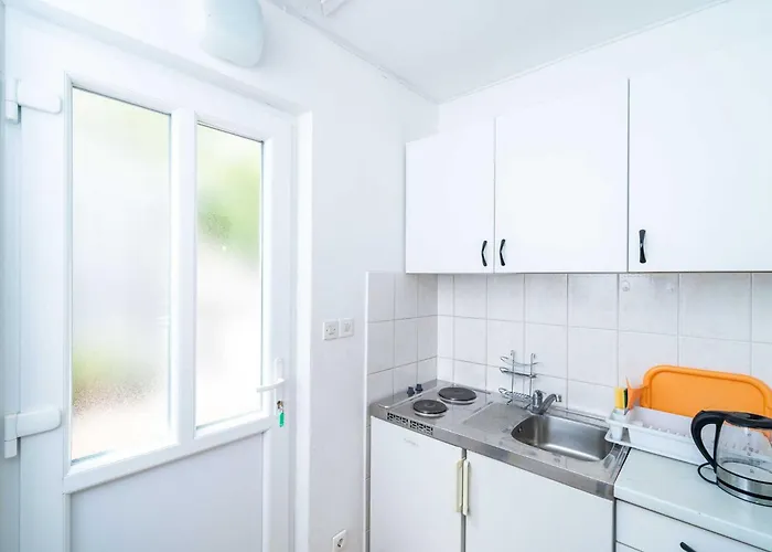 Zarac - One Bedroom With Balcony And Sea View Milanka